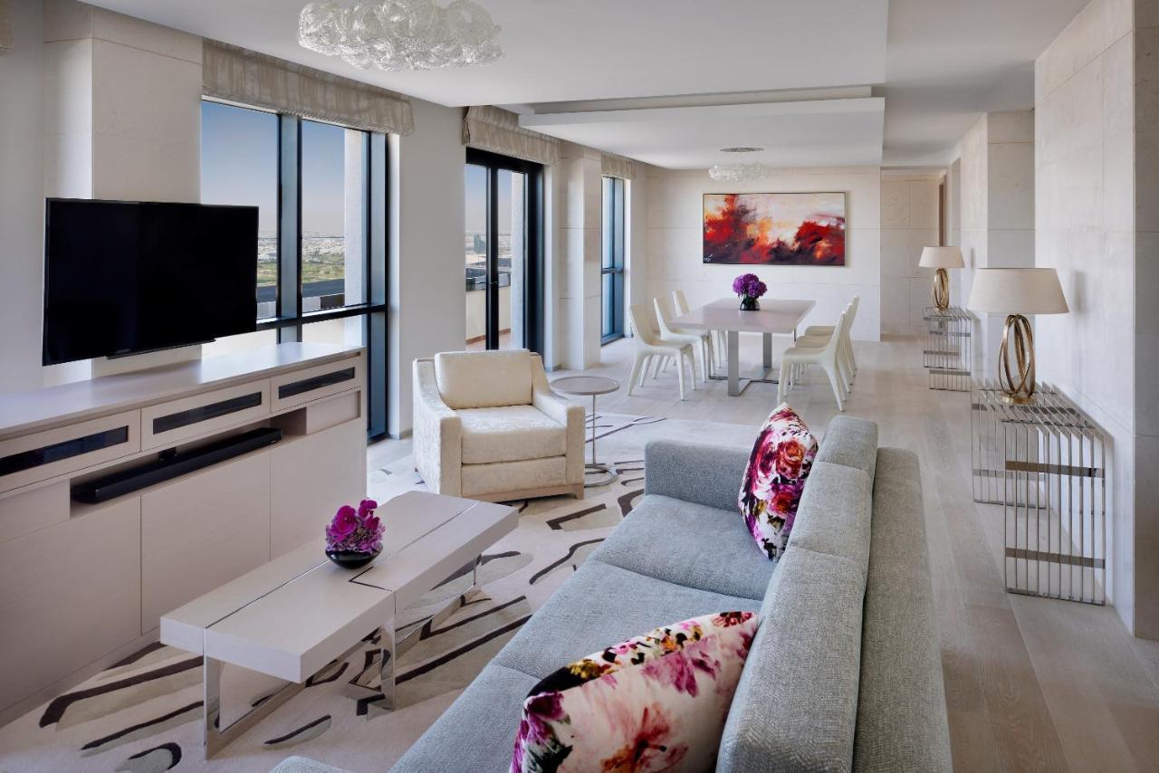 Royal Penthouse Suite,1015339906:JPEG